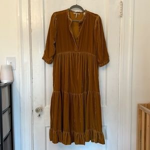 Never worn Scotch & Soda velvet midi dress